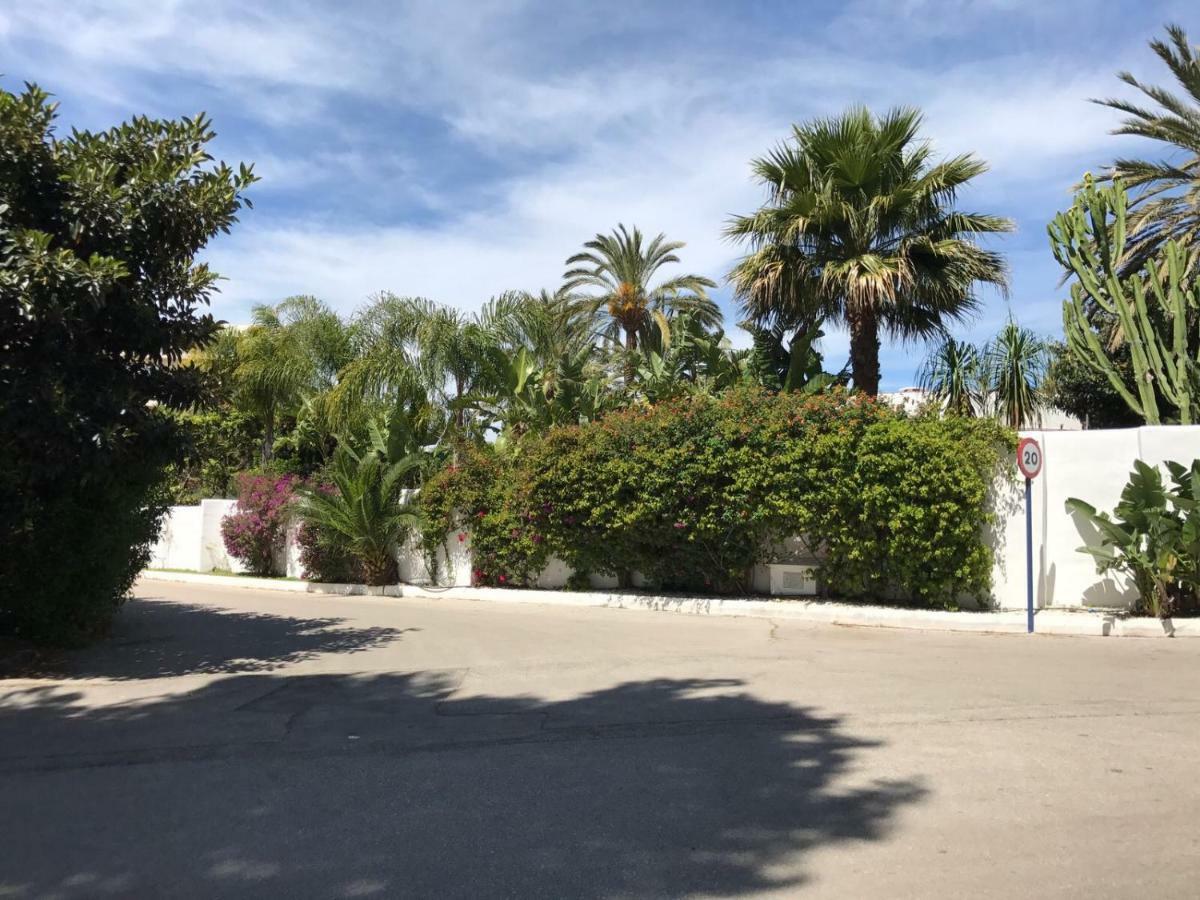 Villa With Heated Pool And Jacuzzi Close To Puerto Banus And Beach Estepona Exteriör bild