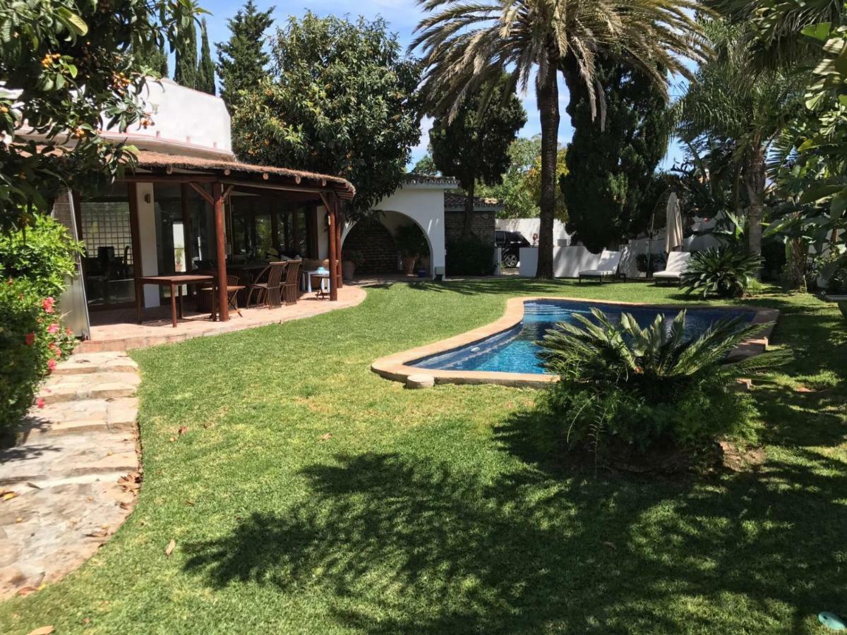 Villa With Heated Pool And Jacuzzi Close To Puerto Banus And Beach Estepona Exteriör bild