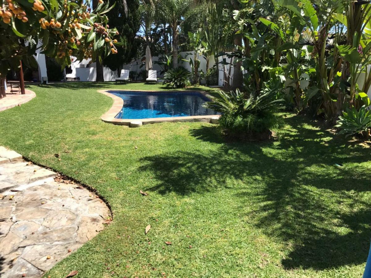 Villa With Heated Pool And Jacuzzi Close To Puerto Banus And Beach Estepona Exteriör bild