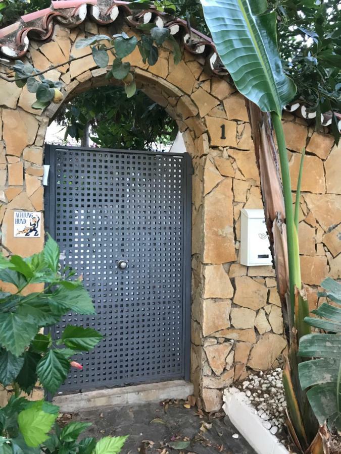 Villa With Heated Pool And Jacuzzi Close To Puerto Banus And Beach Estepona Exteriör bild