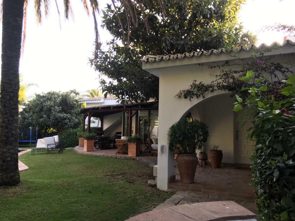 Villa With Heated Pool And Jacuzzi Close To Puerto Banus And Beach Estepona Exteriör bild