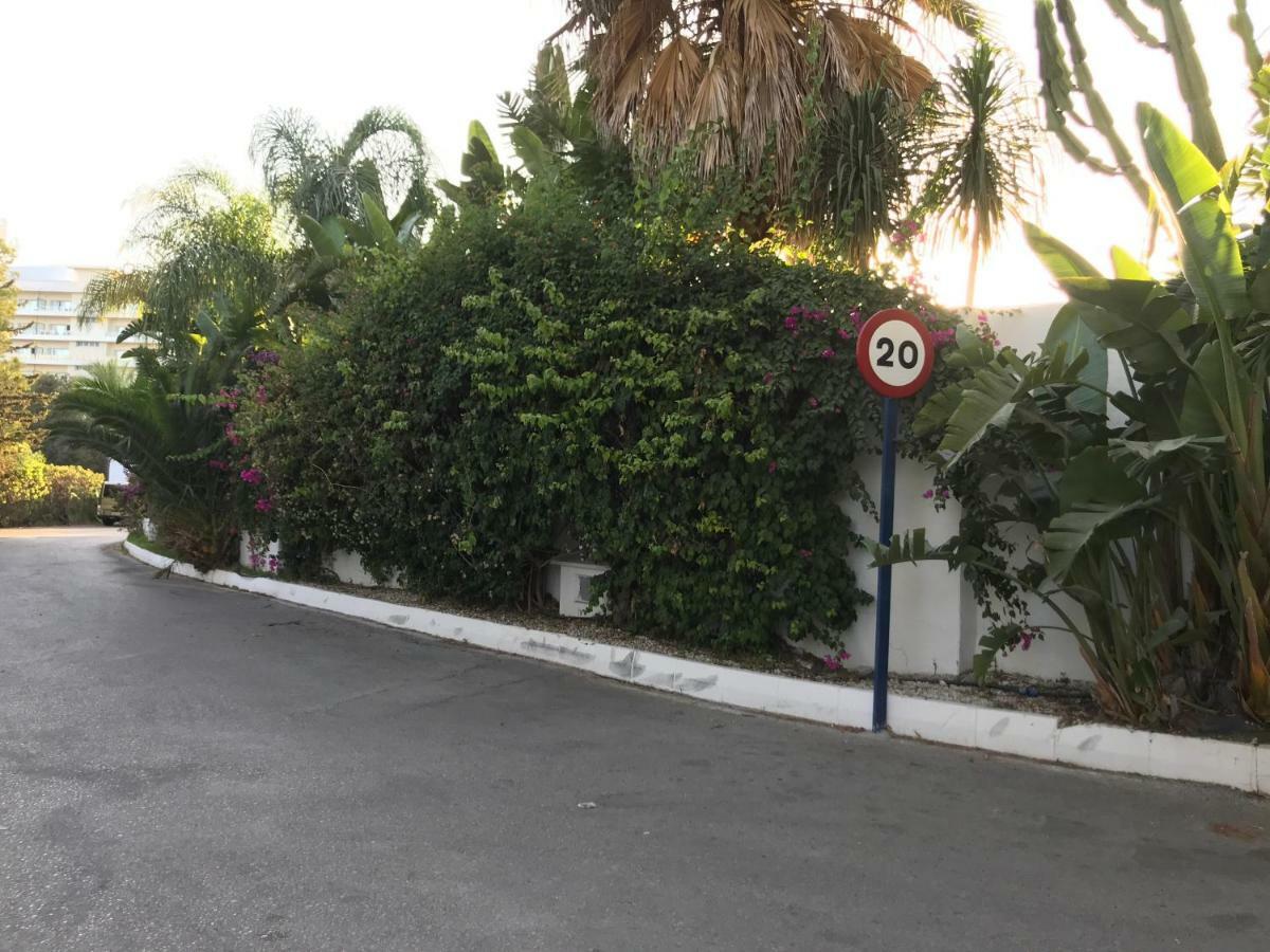 Villa With Heated Pool And Jacuzzi Close To Puerto Banus And Beach Estepona Exteriör bild