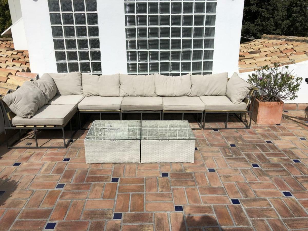 Villa With Heated Pool And Jacuzzi Close To Puerto Banus And Beach Estepona Exteriör bild